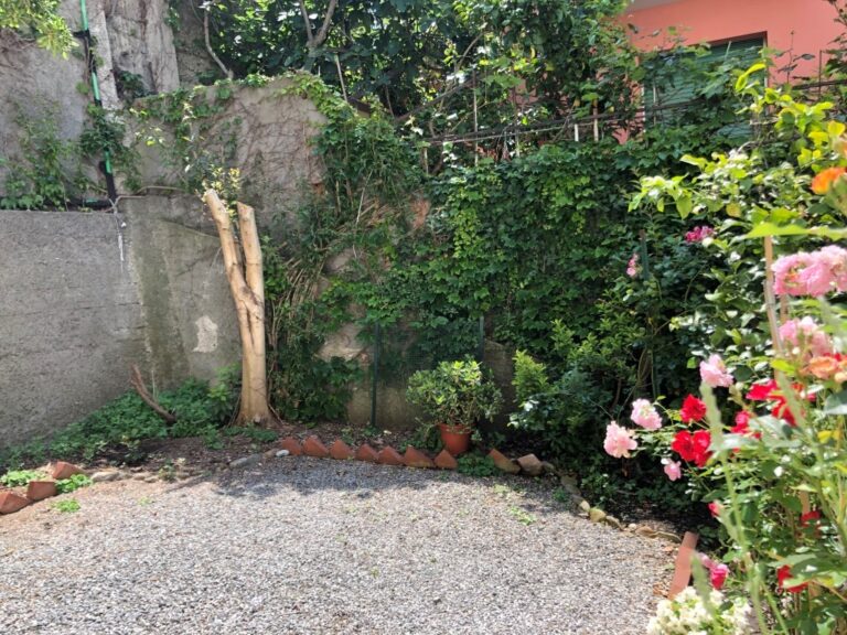 APPARTAMENTO CON GIARDINO